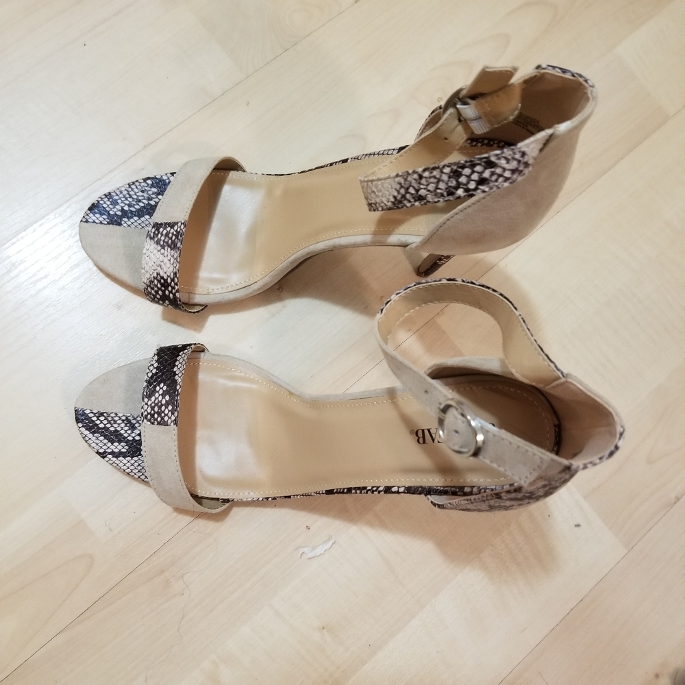 Shoe - Picture 7 of 7